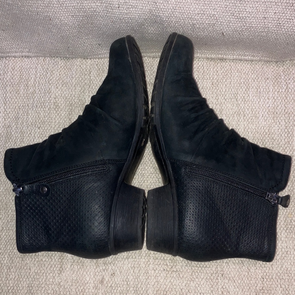 Rockport 7 1/2 wm’s Black leather Booties with side zip and leather footbed - Picture 12 of 16
